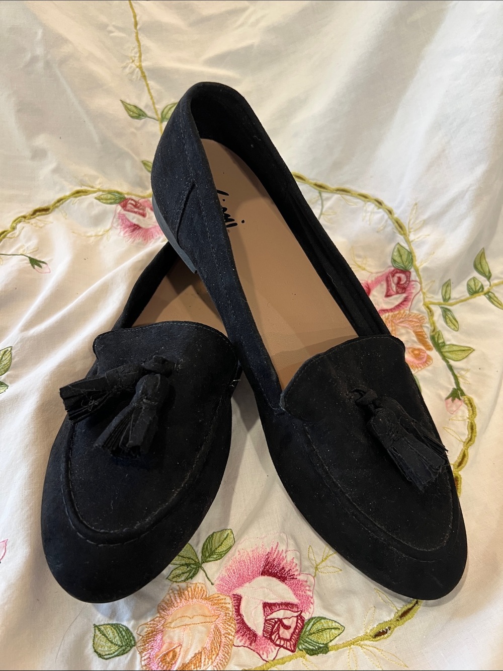 Fioni Black Tassel Loafers for Women - Suede Slip-On Flats Sz 9